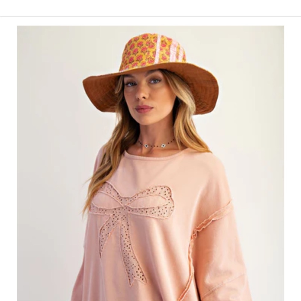 Easel OVERSIZED Eyelet Lace Bow Patched Top in Dusty Pink - Picture 4 of 4